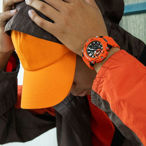 GA-2200M-4AER G-SHOCK ARANCIONE